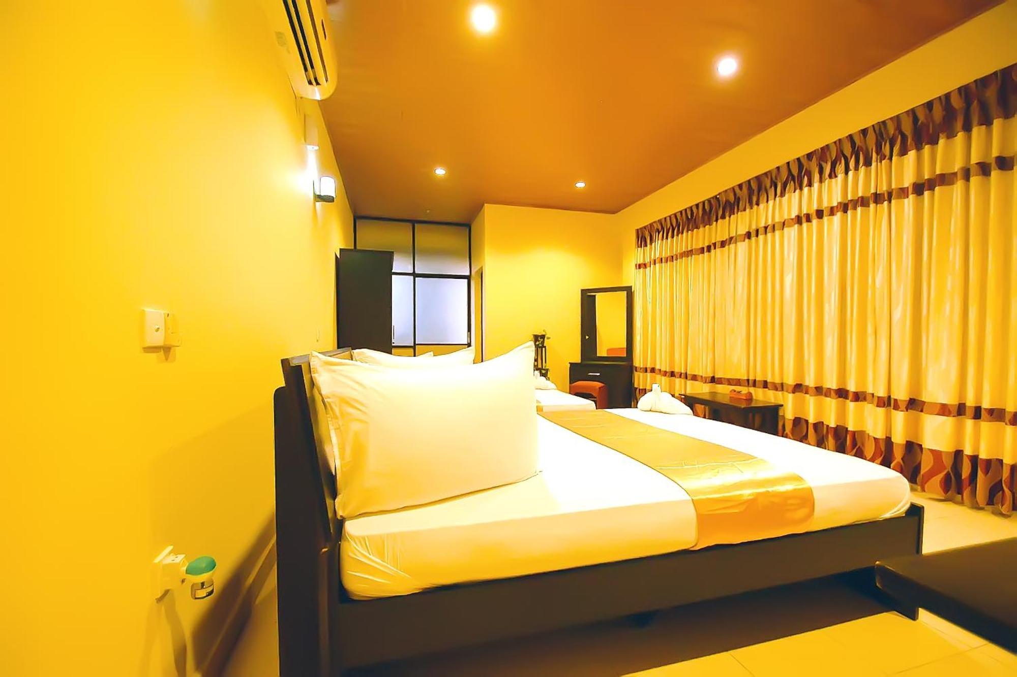 Gunners Club Hotel Minneriya Buitenkant foto