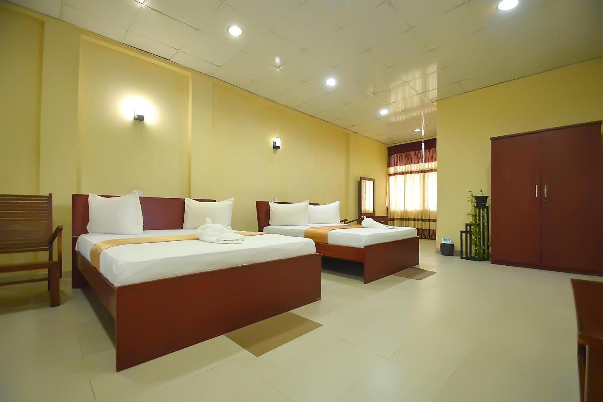 Gunners Club Hotel Minneriya Buitenkant foto